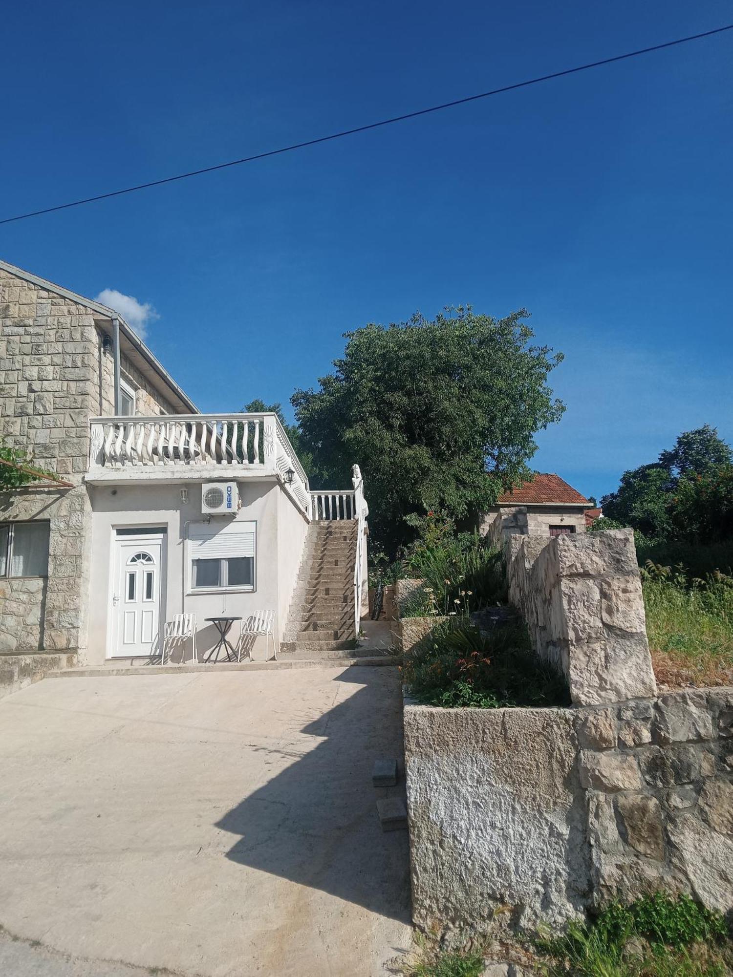 Jovanluka Appartement *